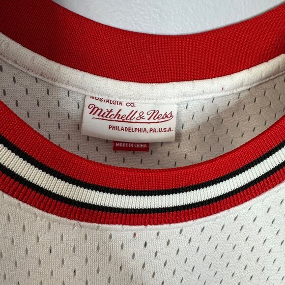 Mitchell & Ness 1991-1992 Michael Jordan #23 Chicago Bulls NBA Jersey Authentic - Picture 3 of 11
